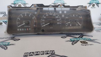 Панель приборов Toyota Crown 1994 S140
