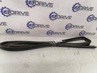 Уплотнитель стекла двери Hyundai Elantra XD