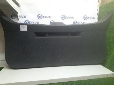 Обшивка двери багажника Opel Astra H