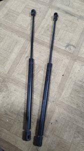 Амортизатор крышки багажника Volkswagen Golf 2