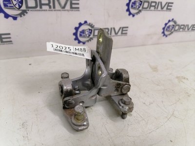 Петля двери Mitsubishi Lancer 9