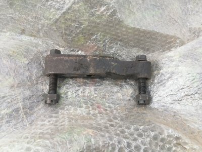 Кронштейн опоры двс Tata LPT 613 E2