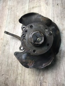 Кулак поворотный Mercedes-Benz 190 1989 w201