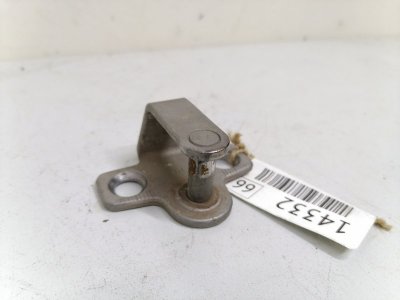 Петля замка двери Mercedes A-Class W168
