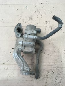 Крепление клапана EGR Mitsubishi Legnum