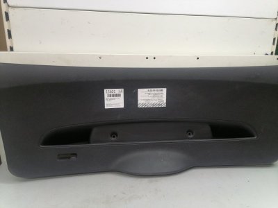 Обшивка двери багажника BMW 1-Series E87
