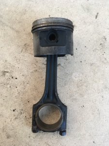 Поршень Volkswagen Golf