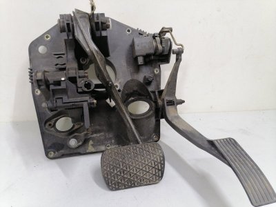 Блок педалей Mercedes A-Class W168
