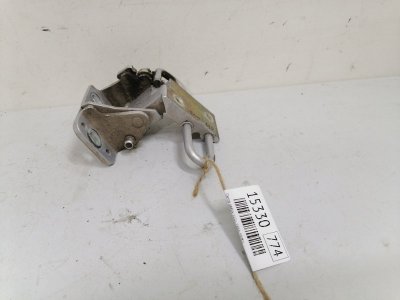 Петля двери нижняя Volkswagen Passat B5