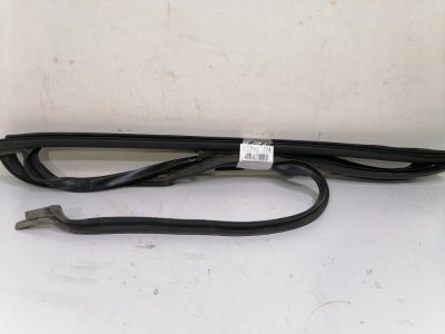 Уплотнитель стекла двери Volkswagen Passat B5