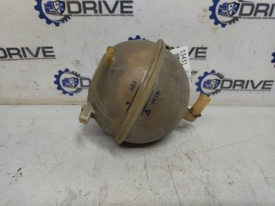 Бачок расширительный Volkswagen Passat B4