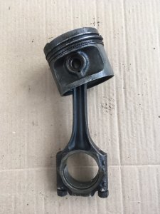 Поршень Volkswagen Golf