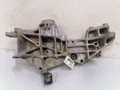 Кронштейн генератора Audi A4 B5