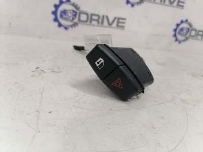 Кнопка аварийной сигнализации BMW