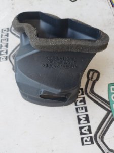 Воздухозаборник Nissan Serena 2006 с25