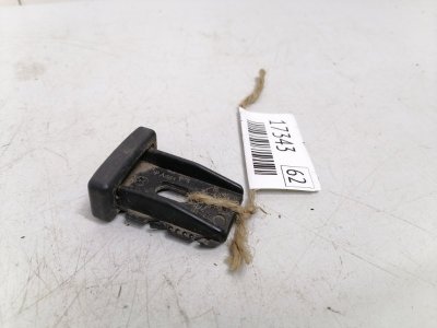 Упор багажника Volkswagen Passat B4