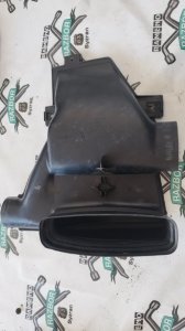 Воздухозаборник Volkswagen Passat 1989