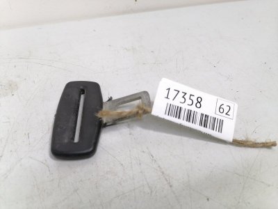 Скоба ремня безопасности Volkswagen Passat B4