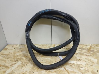 Уплотнитель проема двери Volkswagen Passat B6