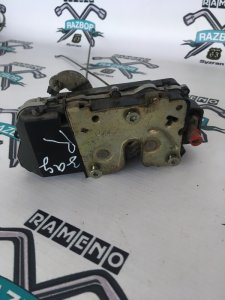 Замок боковой двери Peugeot 406 1999 8B