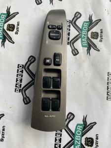 Блок управления стеклоподъемниками Toyota Prius 2007 NHW20