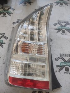 Стоп-сигнал Toyota Prius 30