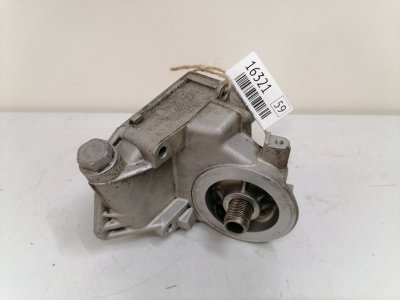 Кронштейн масляного фильтра Volkswagen Golf 5