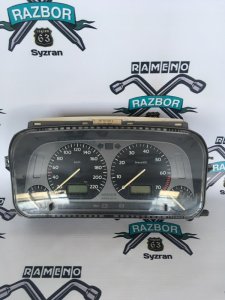 Панель приборов Volkswagen Jetta 1992