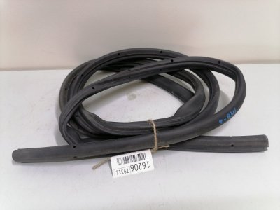 Уплотнитель двери Ford Focus 2