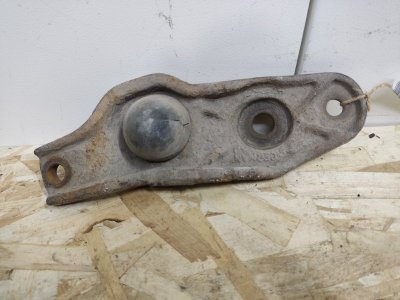 Кронштейн амортизатора Volkswagen 91-95 T4