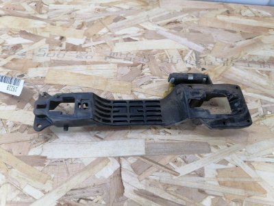 Кронштейн ручки двери Toyota Corolla E150
