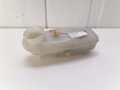 Бачок гтц Toyota Corolla E150