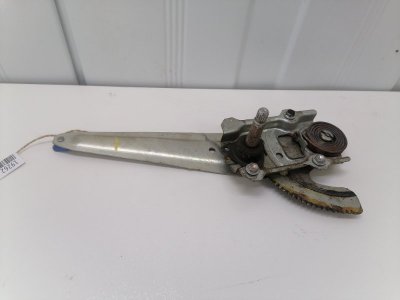 Стеклоподъемник Toyota Corolla E150