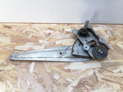 Стеклоподъемник Toyota Corolla E150