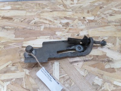 Кронштейн генератора Toyota Corolla E150