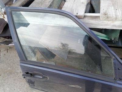Стекло двери Volvo 460