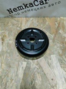 Шкив помпы Mercedes C-Class W204 2010 C180 CGI