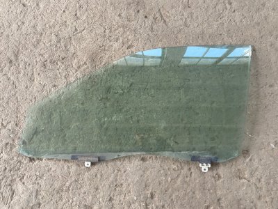 Стекло двери Toyota Prius 1998 NHW10