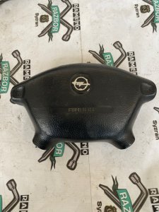 Подушка безопасности в руль Opel Vectra B