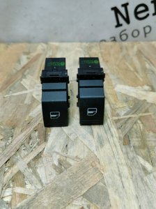 Кнопка стеклоподъемника Volkswagen Tiguan 2009 5N1