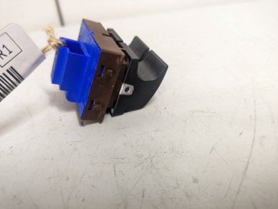 Кнопка открывания бензобака Volkswagen Passat B6