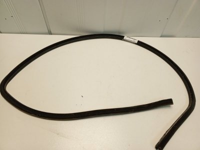 Уплотнитель стекла двери Volkswagen Passat B4