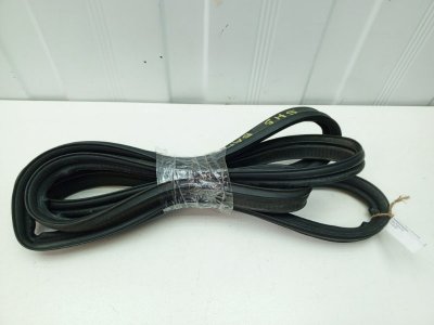 Уплотнитель багажника Subaru Forester SH5