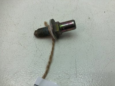 Направляющая двери Volkswagen Passat B4
