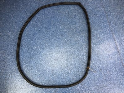 Уплотнитель проема двери Mazda CX7