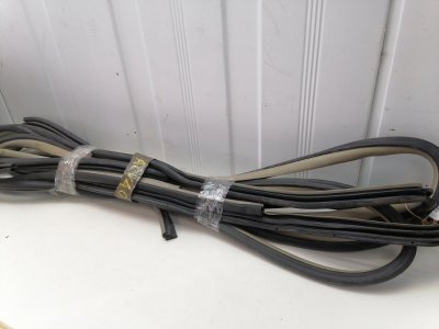 Уплотнитель проема двери Toyota Camry V40