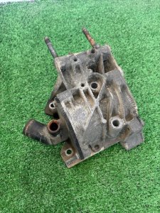 Корпус помпы Peugeot 206