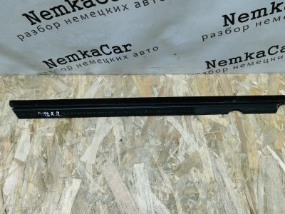 Уплотнитель стекла Mercedes C-Class W204 2010 C180 CGI