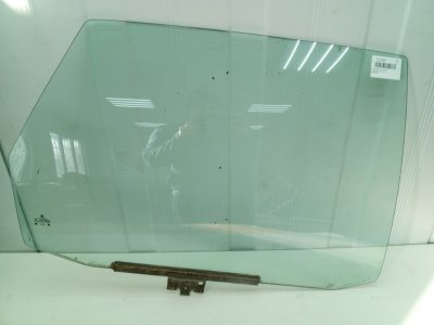 Стекло двери Volkswagen Passat B4