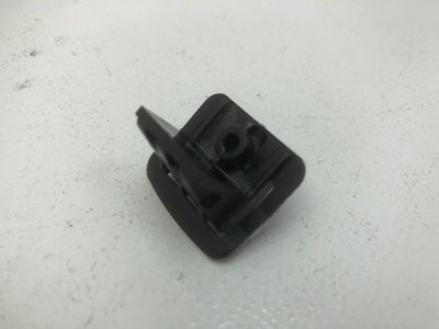 Крепление обшивки двери Volkswagen Passat B4